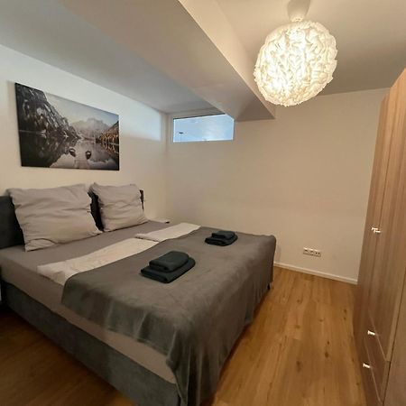 Traumhafte Business & Relax Wohnung Direkt Im Stadtkern Oettingens By Elation Homes Oettingen in Bayern Eksteriør billede