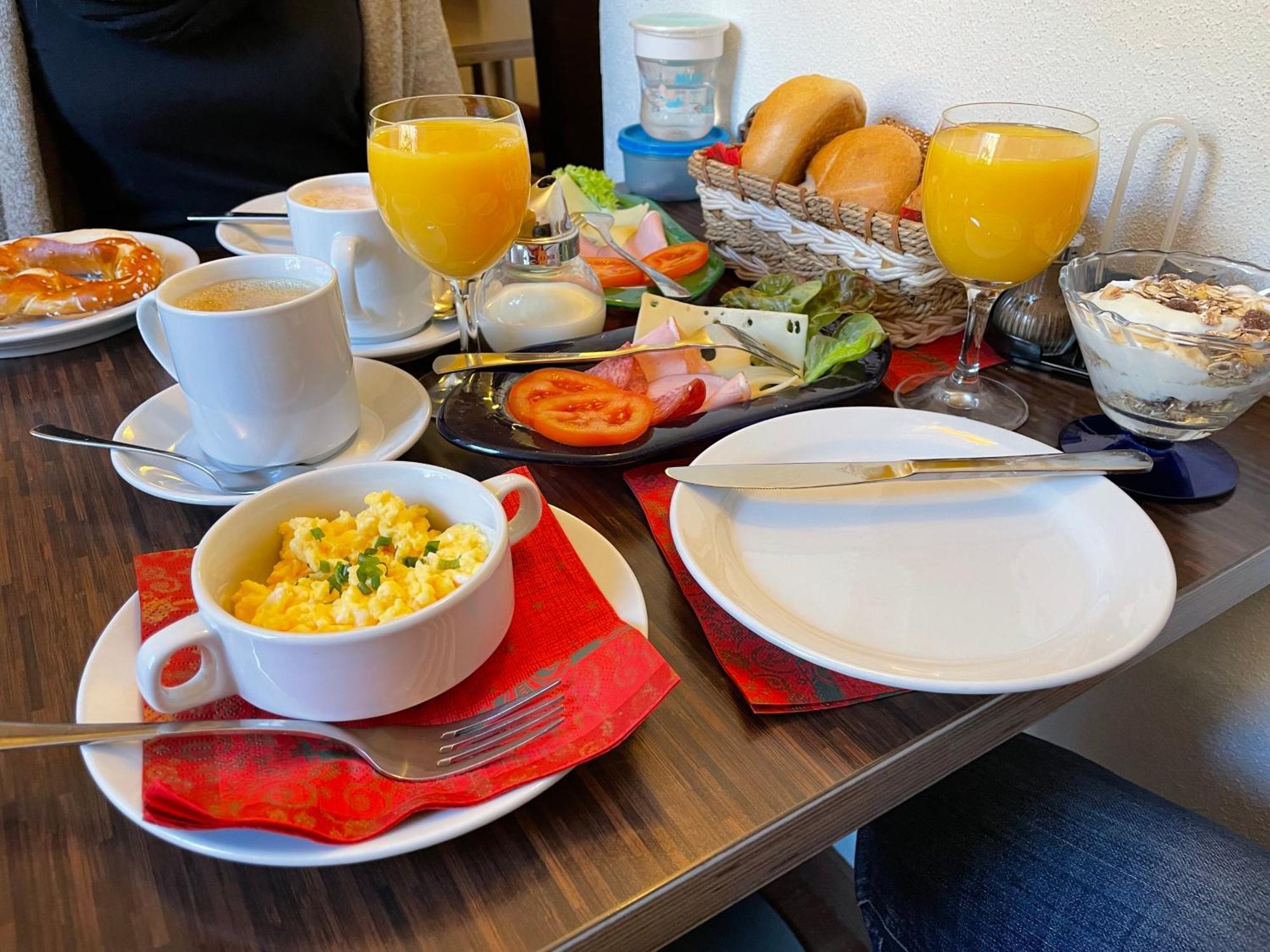 Traumhafte Business & Relax Wohnung Direkt Im Stadtkern Oettingens By Elation Homes Oettingen in Bayern Eksteriør billede