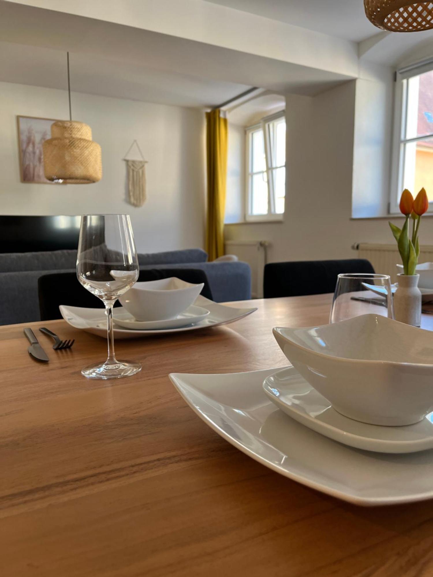 Traumhafte Business & Relax Wohnung Direkt Im Stadtkern Oettingens By Elation Homes Oettingen in Bayern Eksteriør billede