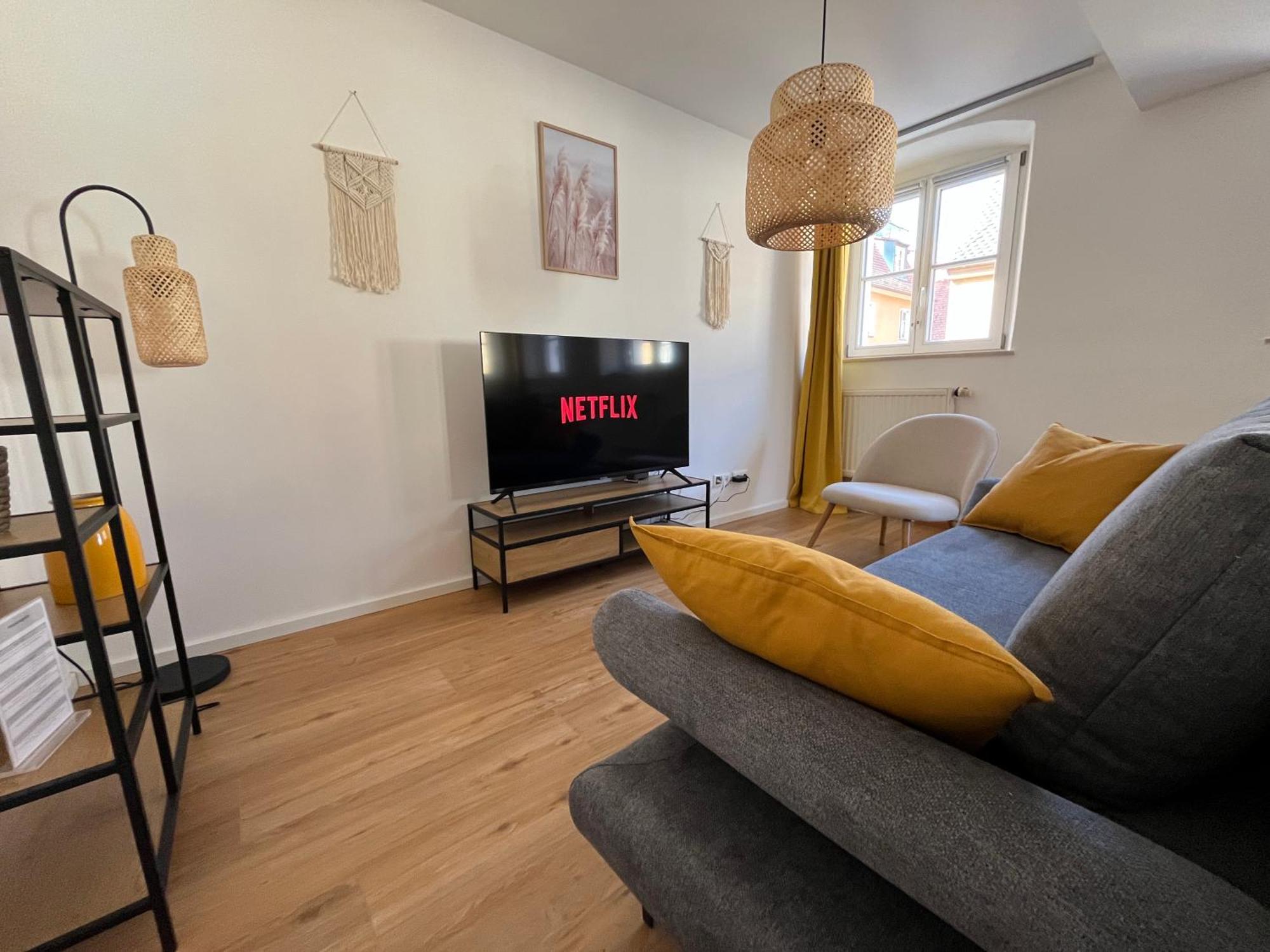 Traumhafte Business & Relax Wohnung Direkt Im Stadtkern Oettingens By Elation Homes Oettingen in Bayern Eksteriør billede