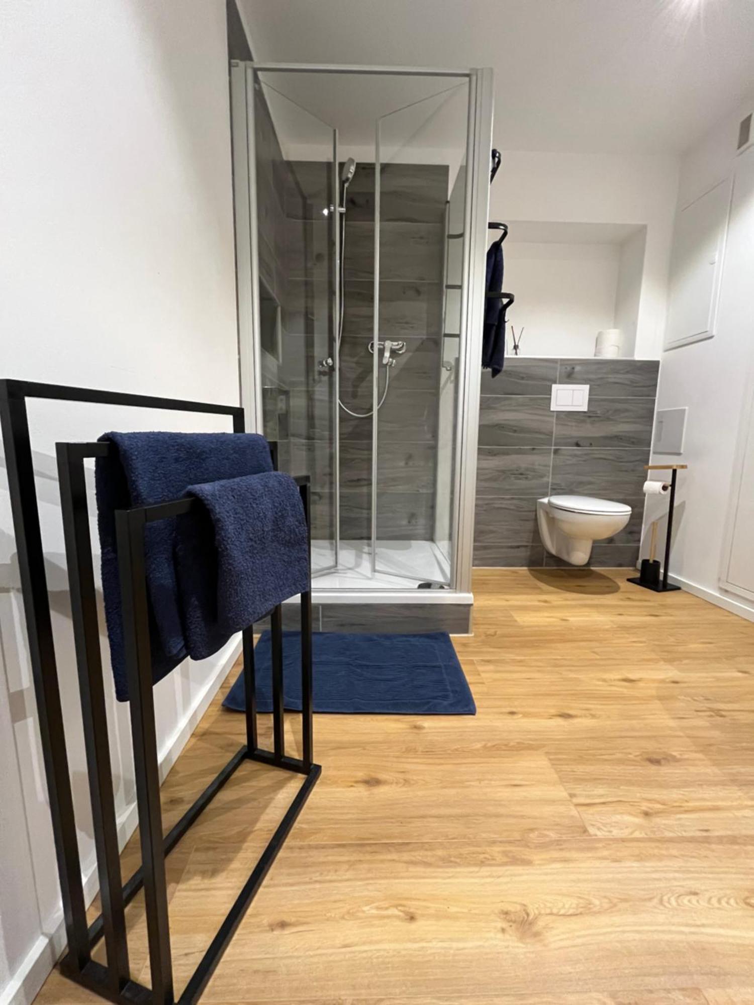 Traumhafte Business & Relax Wohnung Direkt Im Stadtkern Oettingens By Elation Homes Oettingen in Bayern Eksteriør billede